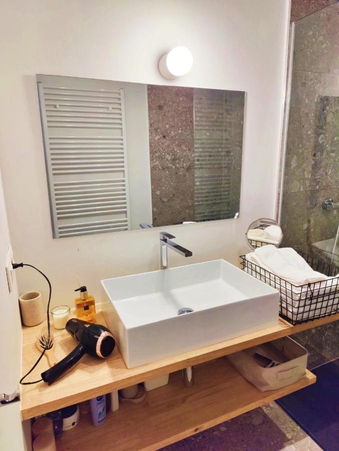 Traditional Chic, High Ceilings' Apt Aircos And Garage Anversa Esterno foto